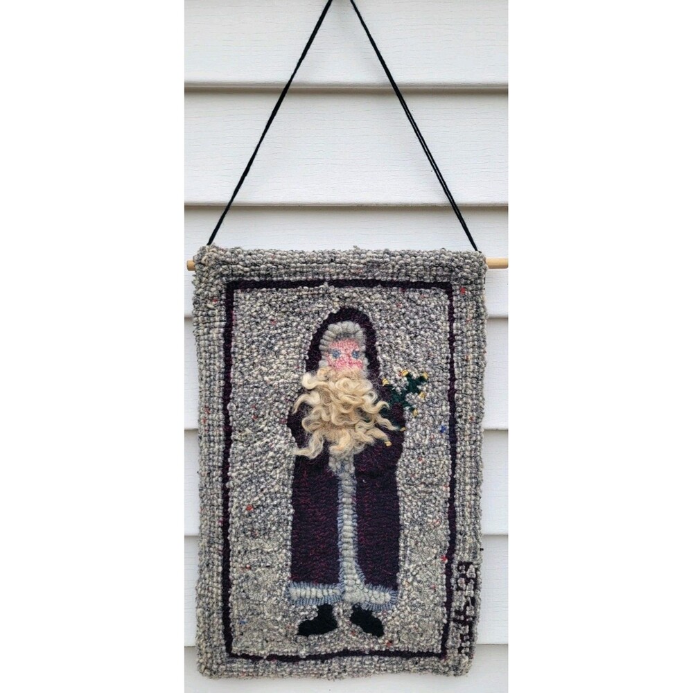 Rare Hooked on Rugs Santa Christmas Tree Folk Art Primitive Rug 15" x 10"